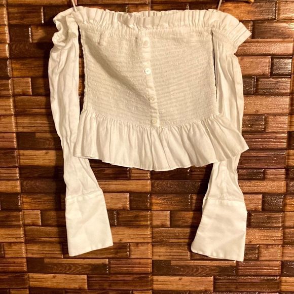 Womens XS Petersyn White Off The Shoulder Longsleeve Crop Top - Picture 1 of 9